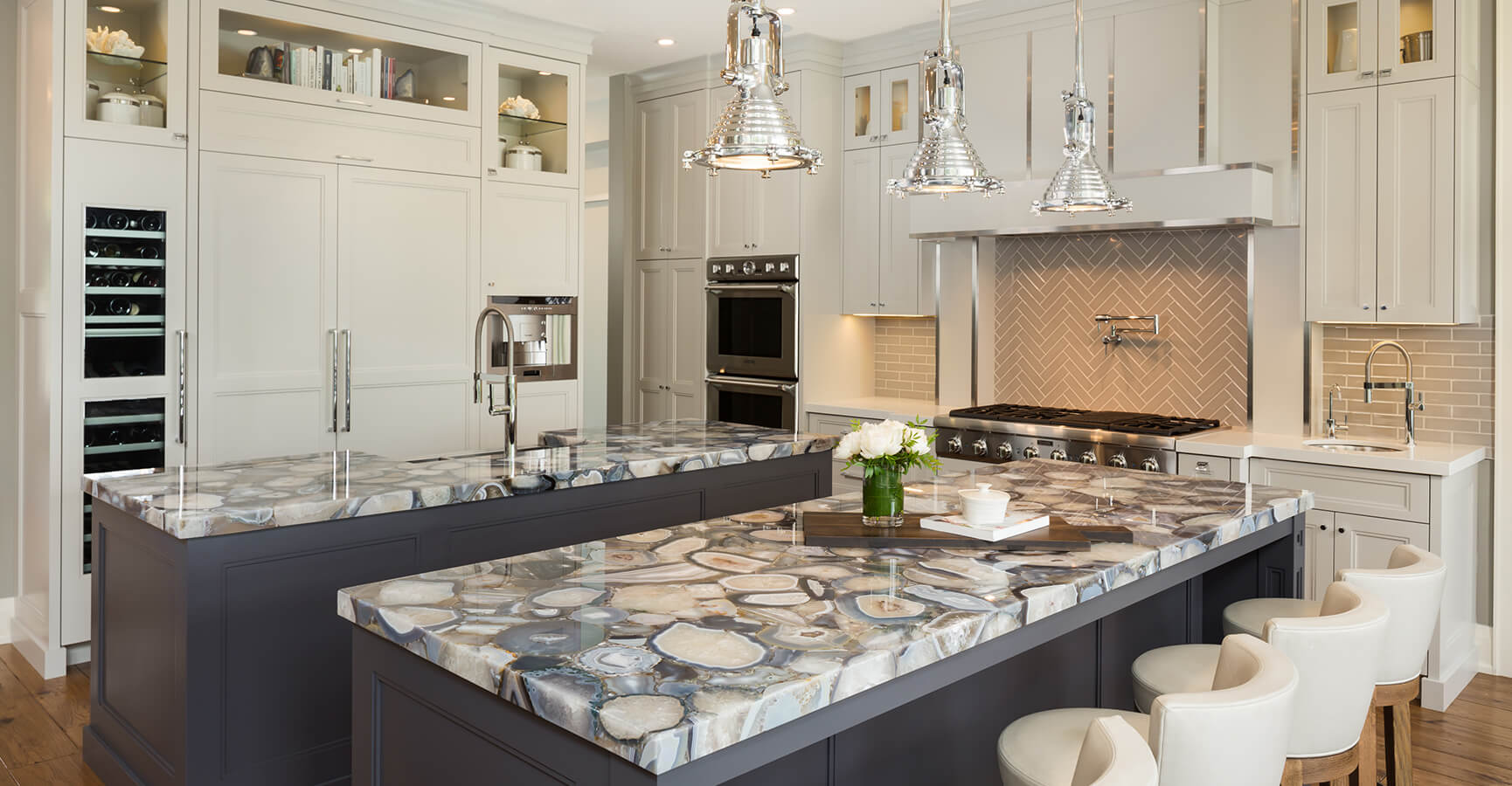 Custom Kitchen Design With Breakfast Bar