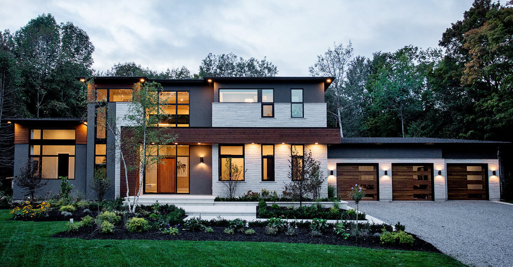 Modern Home Exterior & Landscaping