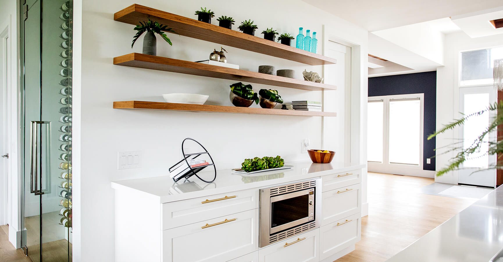 Contemporary Kitchen Design and Shelves